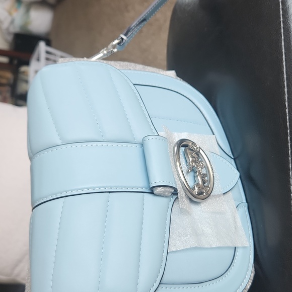 Handbags - Picture 4 of 4